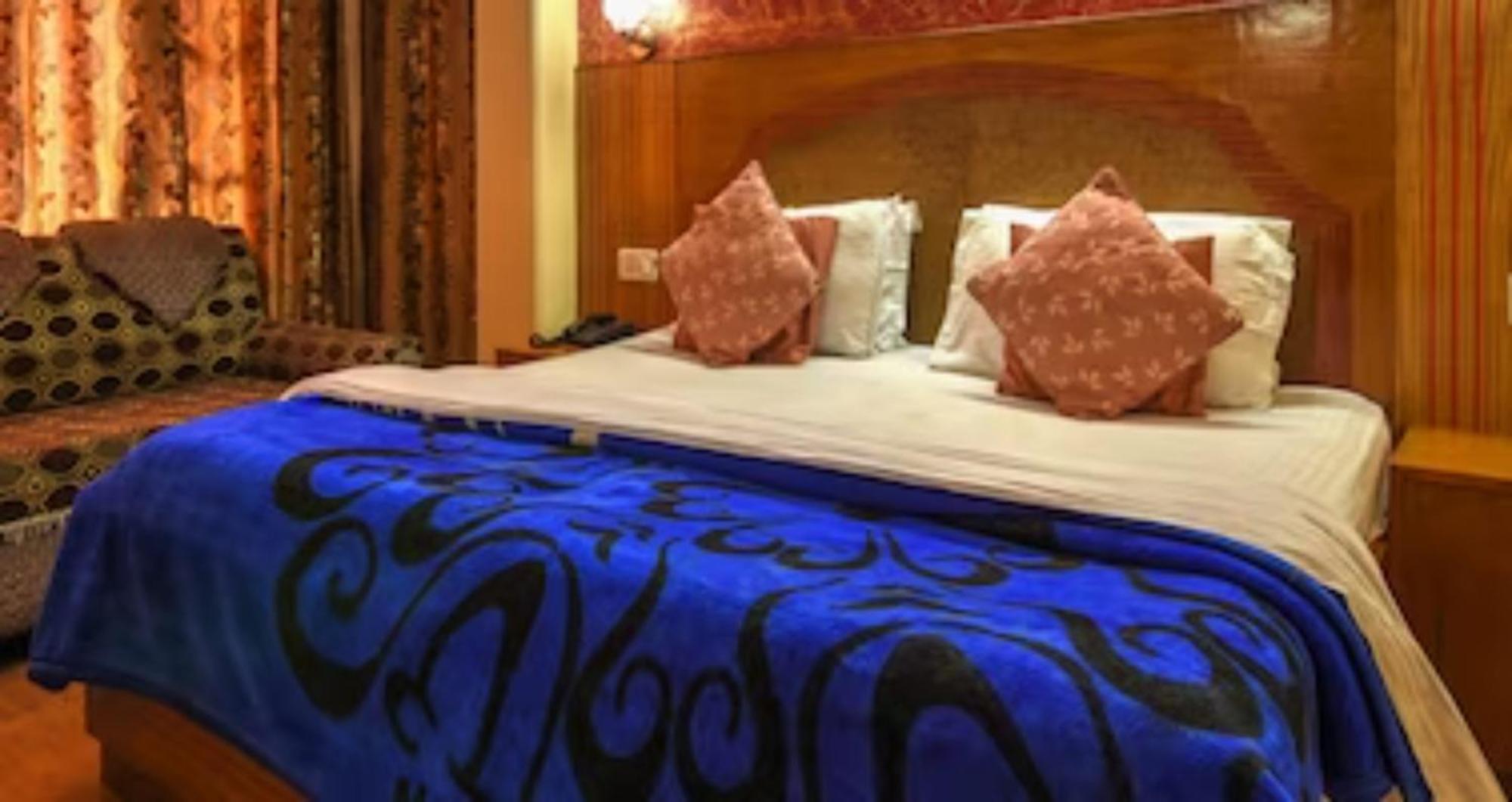 Hotel King Palace - Nature-Valley-Luxury-Room - Prime Location With Parking Facilities Шимла Экстерьер фото